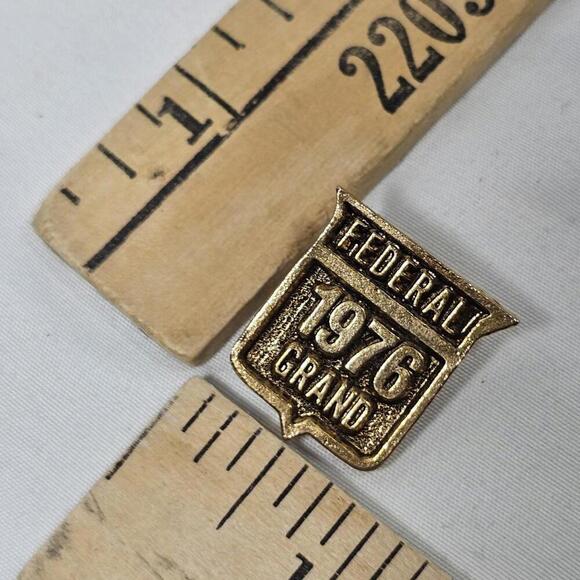 Vintage 1976 Federal Grand Pin Hat Bronze/golden Color - Picture 2 of 3